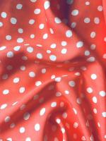Вискоза ГОРОШКИ МОЛОЧНЫЕ на коралловом