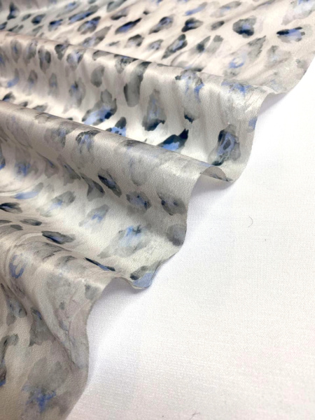 Курточная ткань ЛЕОПАРДОВЫЕ ПЯТНЫШКИ серо-голубые на сером