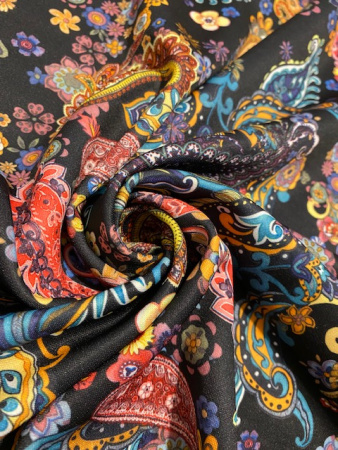 Трикотаж водолаз ЯРКИЙ ПЕЙСЛИ черный трикотажная ткань