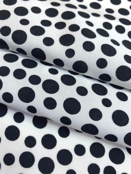 Штапель ГОРОШКИ ЧЕРНЫЕ на белом