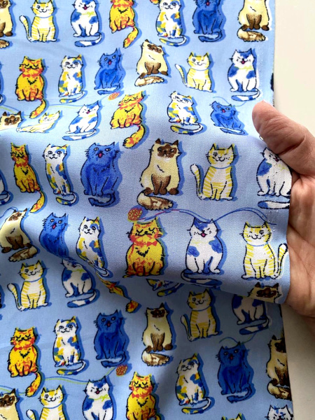 Штапель КОТЯТА фон голубой