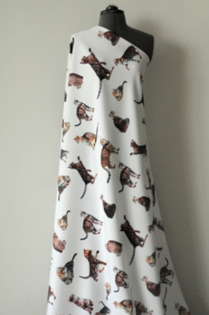 Креп-стрейч демисезонный Кошечки белый 2