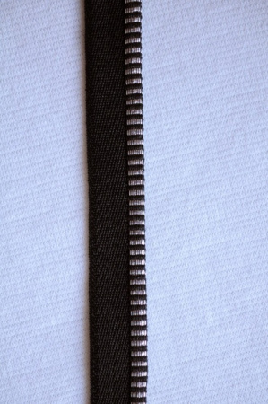 ТД-0027 Тесьма декоративная имитация черной молнии 1