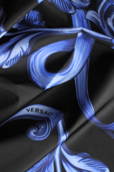 Курточная Ярко - синие завитки 3