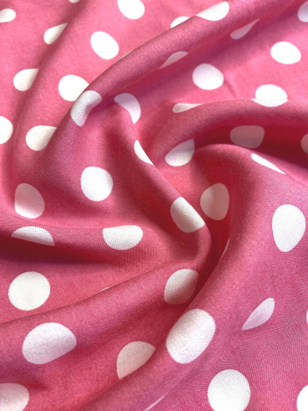 Вискоза ГОРОШКИ МОЛОЧНЫЕ на розовом