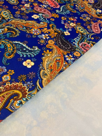 Трикотаж водолаз ЯРКИЙ ПЕЙСЛИ синий трикотажная ткань