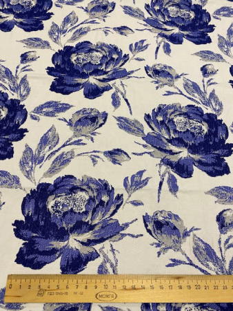 Жаккард "Розы на ярком синем фоне" ткань