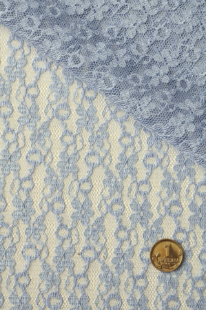 Гипюр "Цветочная цепочка"  припыленный  голубой ткань