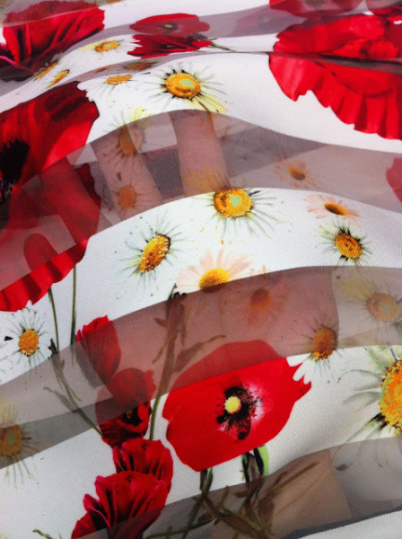 Органза-тафта Россыпь маков и ромашек молочный 3 Органза-тафта Россыпь маков и ромашек молочный 3