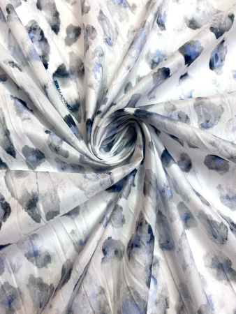 Курточная ткань ЛЕОПАРДОВЫЕ ПЯТНЫШКИ серо-голубые на молочном