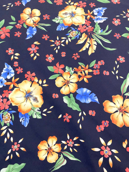 Плащевка ЦВЕТЫ на темно-синем фоне