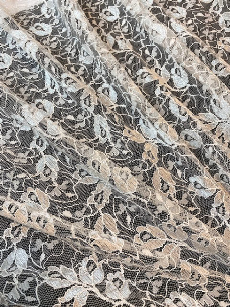 Гипюр ТЮЛЬПАНЫ Гипюр ТЮЛЬПАНЫ ткань