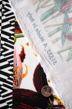 Креп плательно - костюмный ЭЛЬФИЙСКИЙ САД черный