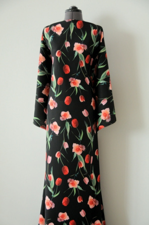 Креп плательно-костюмный Тюльпаны с розами на черном 3