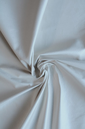 КОЖА искусственная МОЛОЧНАЯ основа трикотаж 