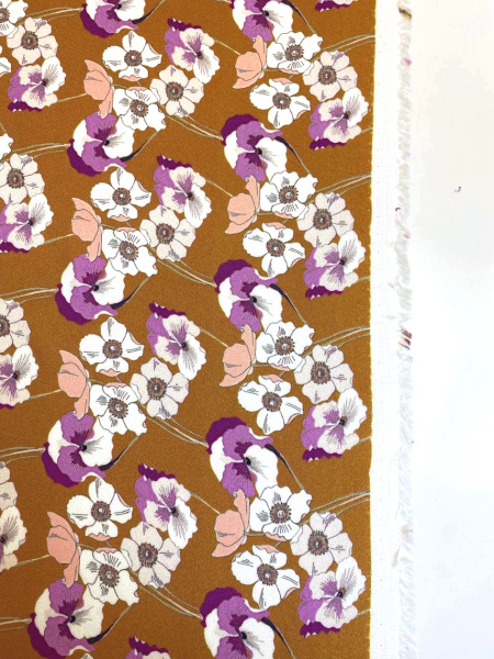 Креп ЦВЕТЫ на фоне горчицы