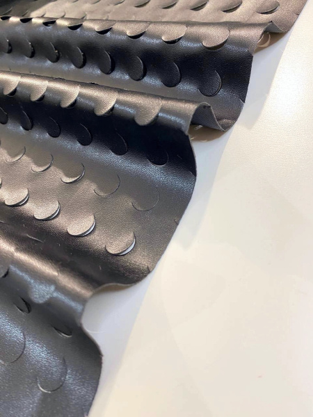 КОЖА искусственная ПЕРФОРИРОВАННЫЕ ГОРОШКИ