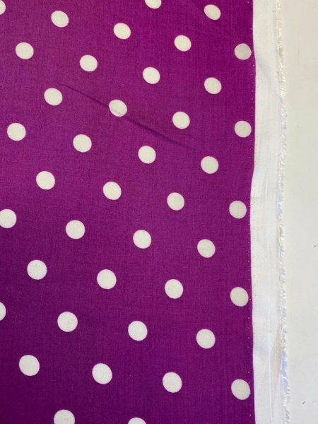 Вискоза ГОРОШКИ БЕЛЫЕ на лиловом