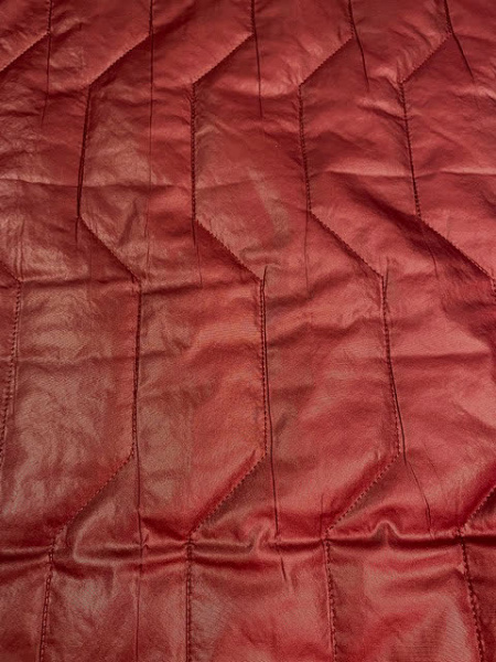 Стежка курточная "Ломаная линия" вишневая