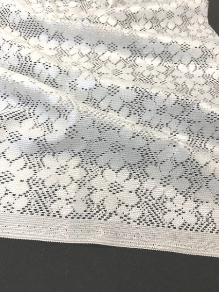 Кружевное полотно "Цветочки с напылением" белый Кружевное полотно "Цветочки с напылением" белый ткань