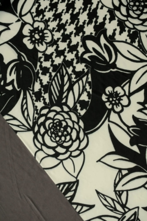 Трикотаж холодная вискоза Платки с розами 2