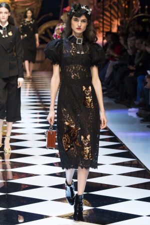 Креп-стрейч демисезонный Кошечки черный dolce-gabbana 2017