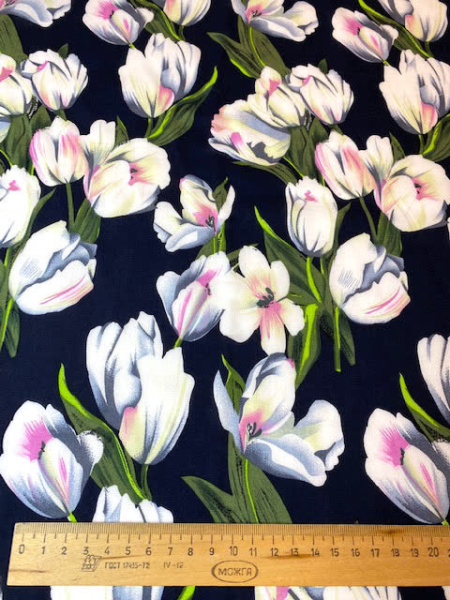 Штапель ТЮЛЬПАНЫ на темно - синем
