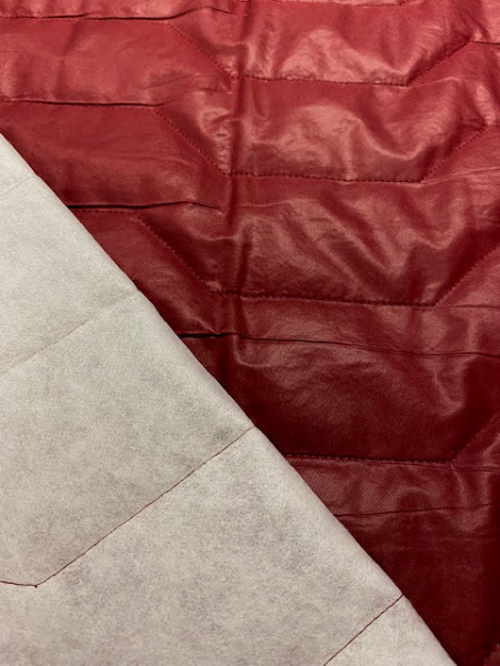 Стежка курточная "Ломаная линия" вишневая