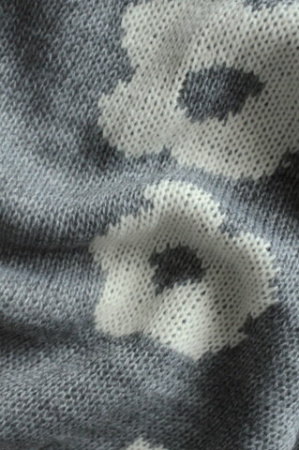 Трикотаж вязанный двухслойный Цветы в стиле Prada Серый 2