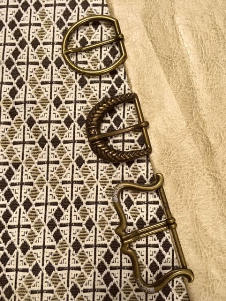 Трикотаж-жаккард Смальта светлый с пряжками 8