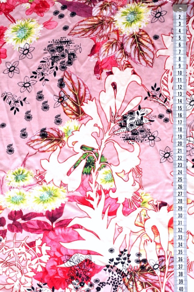 Трикотаж БУКЕТЫ ЦВЕТОВ на фоне экрю ткань