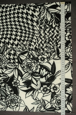 Трикотаж холодная вискоза Платки с розами 1