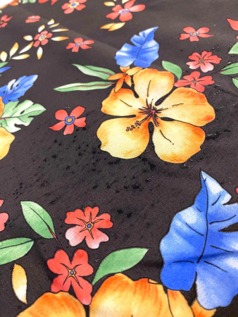 Плащевка ЦВЕТЫ на шоколадном фоне