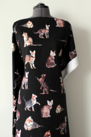 Креп-стрейч демисезонный Кошечки черный 3