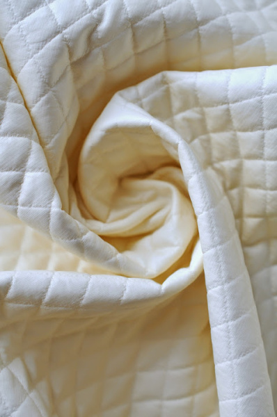 Искусственная кожа на трикотажной основе СТЕЖКА Молочная 3