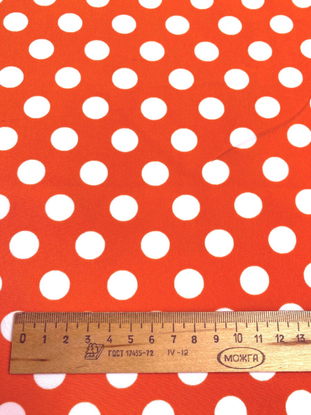 Поливискоза ГОРОШКИ БЕЛЫЕ на оранжевом