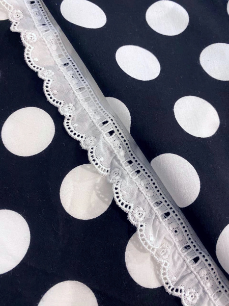 Хлопок ГОРОХ МОЛОЧНЫЙ на черном