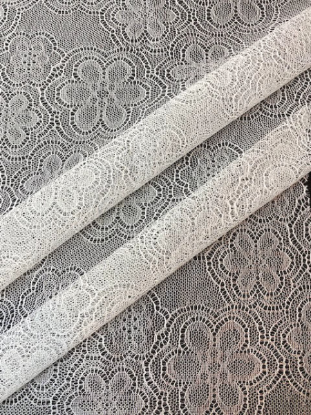 Гипюр с узором "Цветочки" ткань