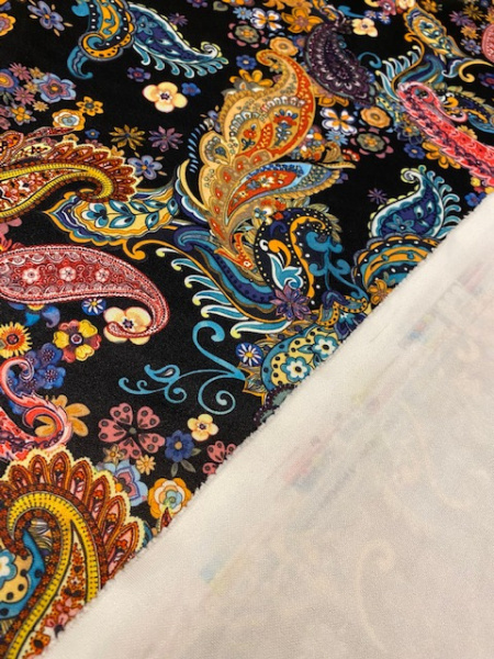 Трикотаж водолаз ЯРКИЙ ПЕЙСЛИ черный трикотажная ткань