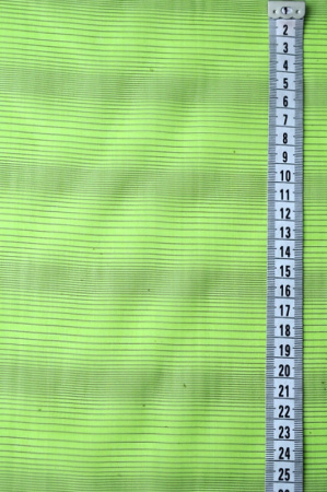 Органза ПОЛОСЫ ФИОЛЕТОВЫЕ фон лайм ткань