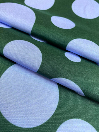 Вискоза КРУПНЫЙ ГОРОХ на зеленом