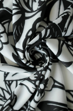 Трикотаж холодная вискоза Платки с розами 3